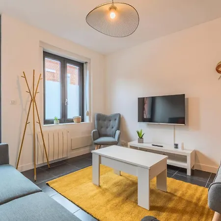 3 Bedroom House With Terrace, Near Lille Гостевой дом
