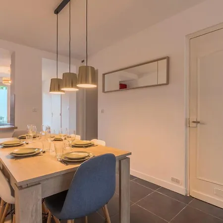 3 Bedroom House With Terrace, Near Lille Гостевой дом Марк-ан-Барёль