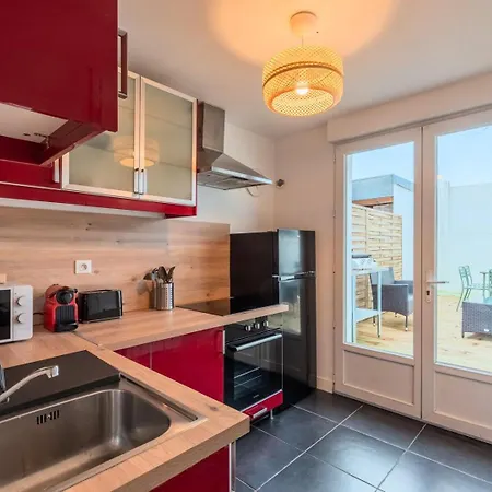 3 Bedroom House With Terrace, Near Lille * Марк-ан-Барёль