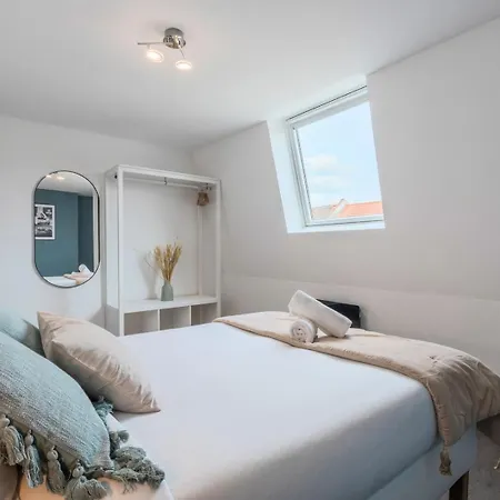 3 Bedroom House With Terrace Near Lille Gasthuis 4*
