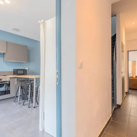 3 Bedroom House With Terrace Near Lille ラ・マドレーヌ