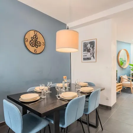 3 Bedroom House With Terrace Near Lille ゲストハウス