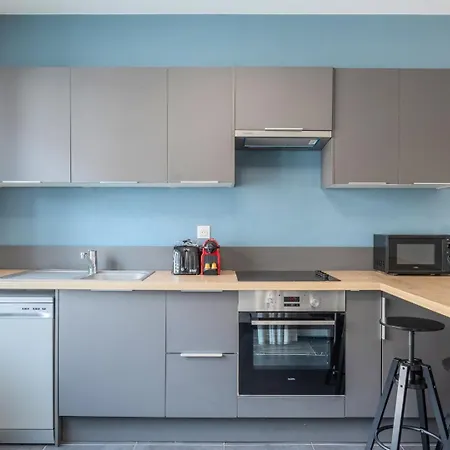 3 Bedroom House With Terrace Near Lille Gasthuis 4*